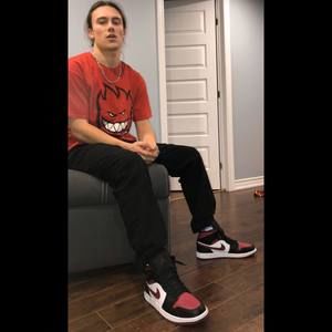 Meet your Posher, Max